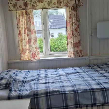 With Fireplace & Garden View *